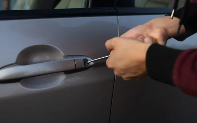 automotive locksmith